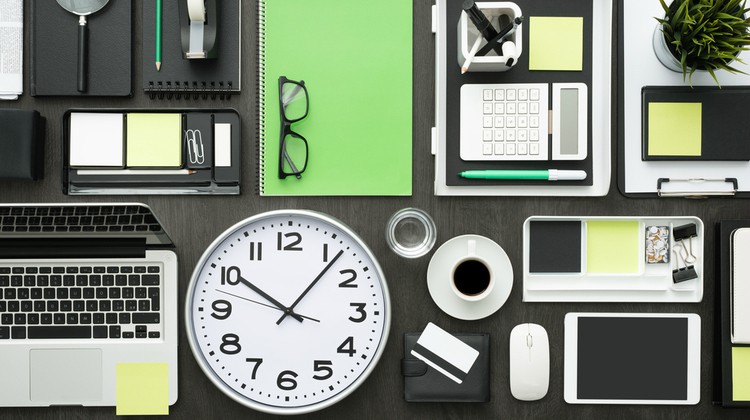 overhead image of office supplies organized on table | 72 Resources to Overcome Procrastination and Improve Productivity https://positiveroutines.com/overcome-procrastination-resources/