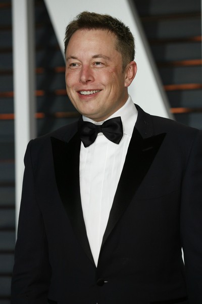elon musk | 11 Clever Halloween Costumes for the Productivity Obsessed  https://positiveroutines.com/clever-halloween-costumes/
