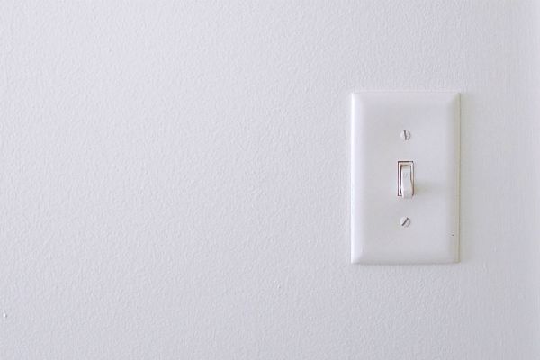 light switch | How to Leave Work at Work and Actually Enjoy the Weekend https://positiveroutines.com/enjoy-the-weekend/